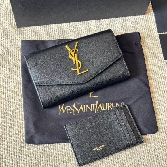 Classic YVES Bag: A Stylish and Versatile Choice for Elegance - Picture 1 of 8